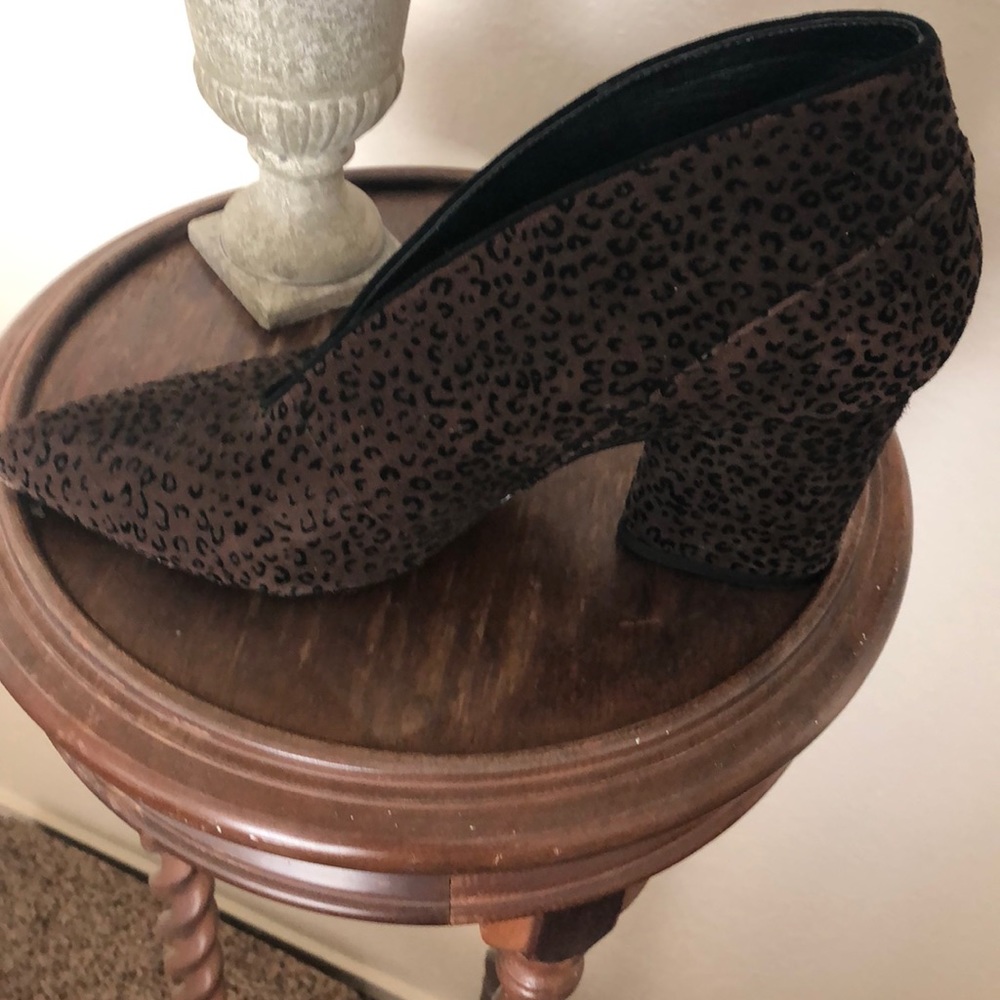 Shoes - Picture 4 of 6